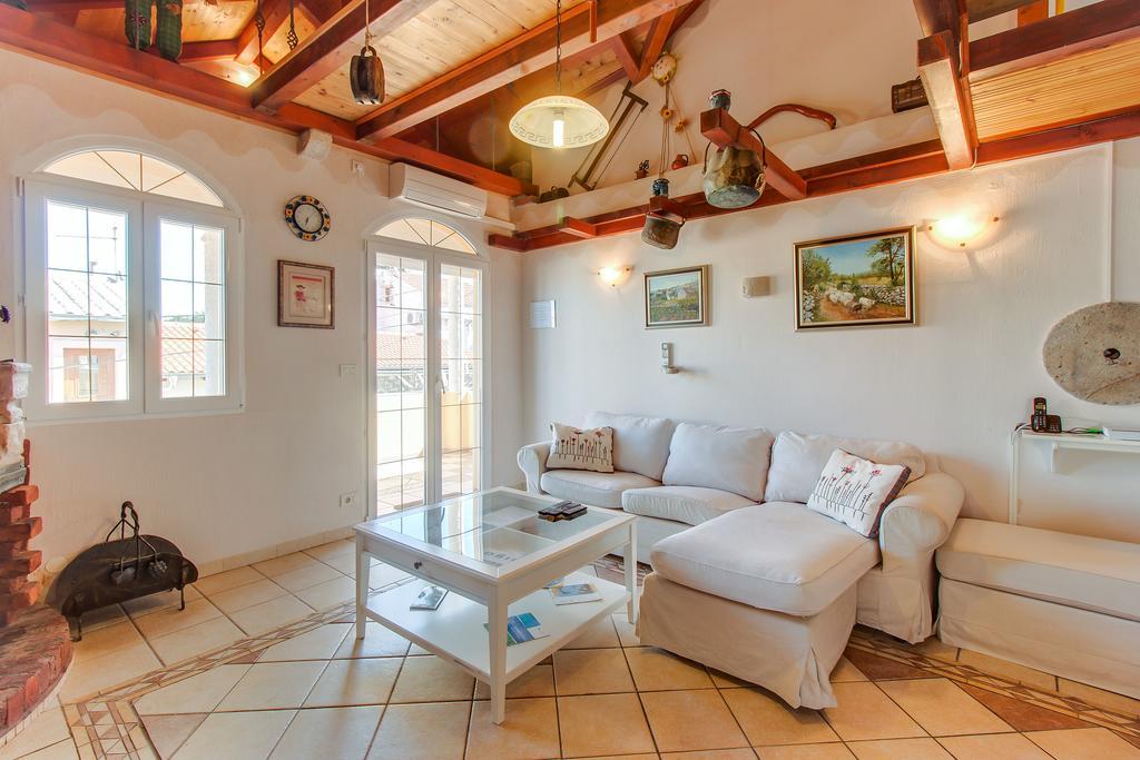 Apartments Popi Mali Losinj Luaran gambar